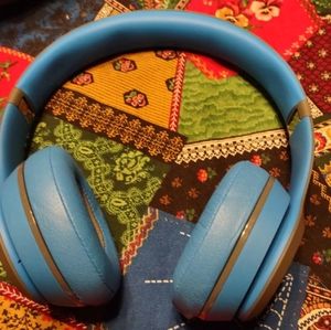 Beats by Dr. Dre Solo2 Wireless.